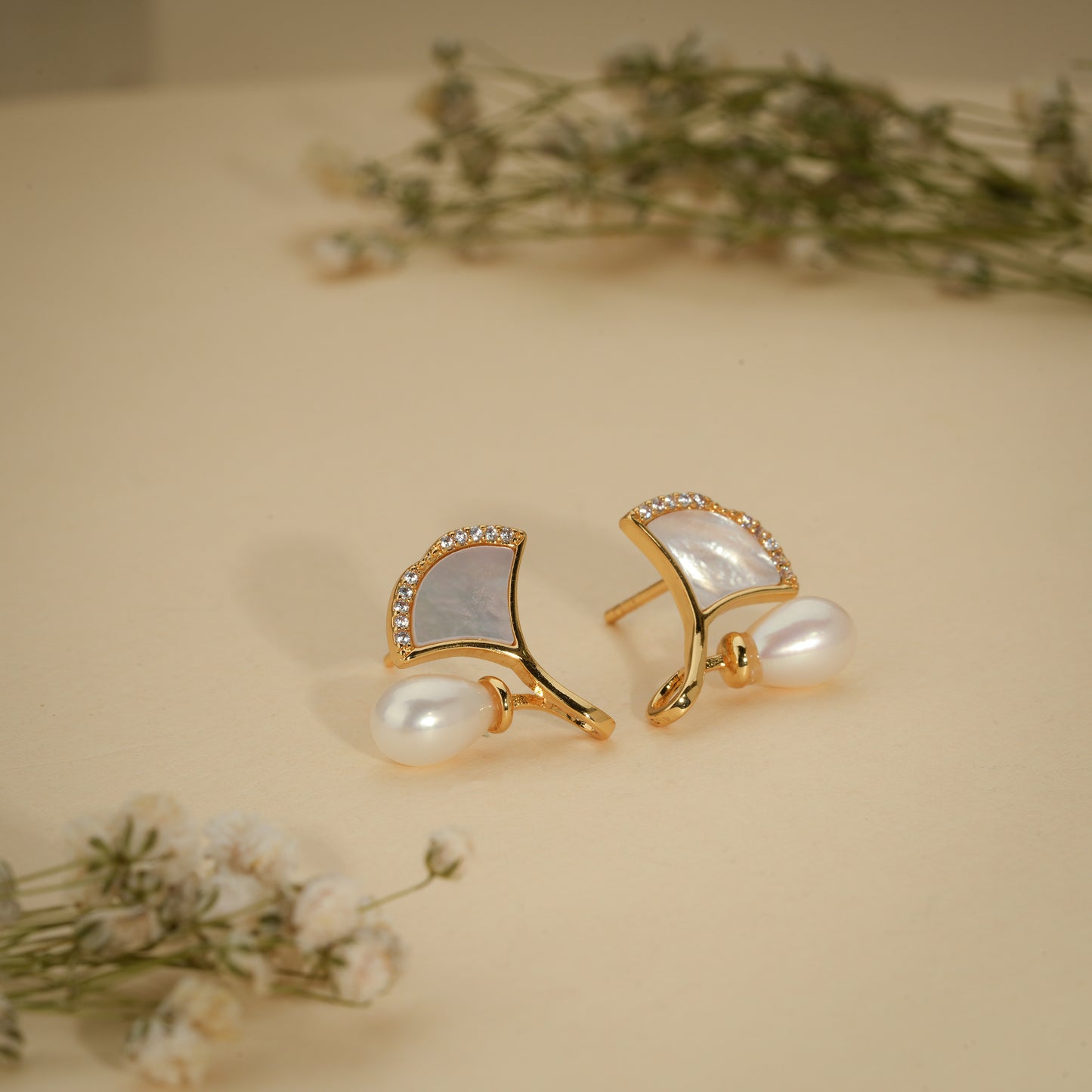 Pearl Leaf Arc Stud Earrings – 18K Gold Plated Anti-Tarnish Earrings