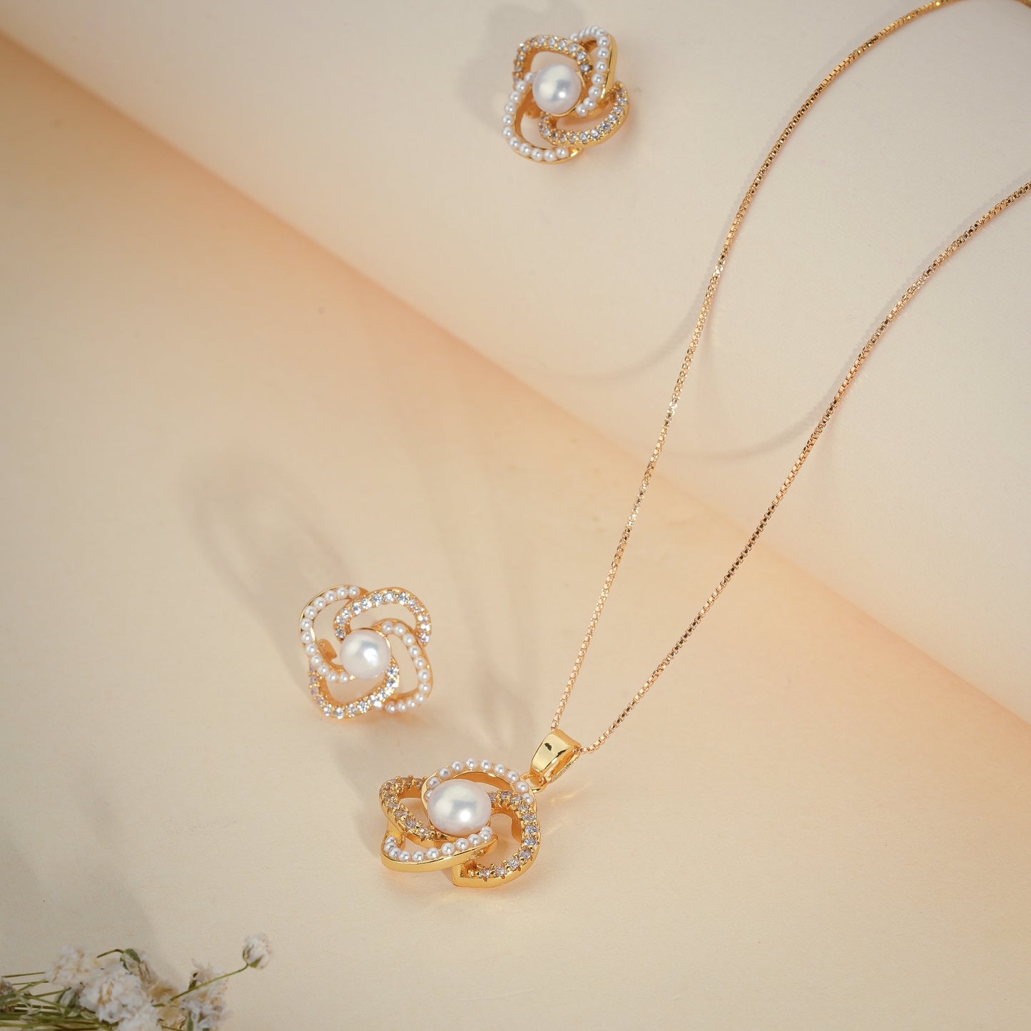 Pearl Swirl Pendant Set