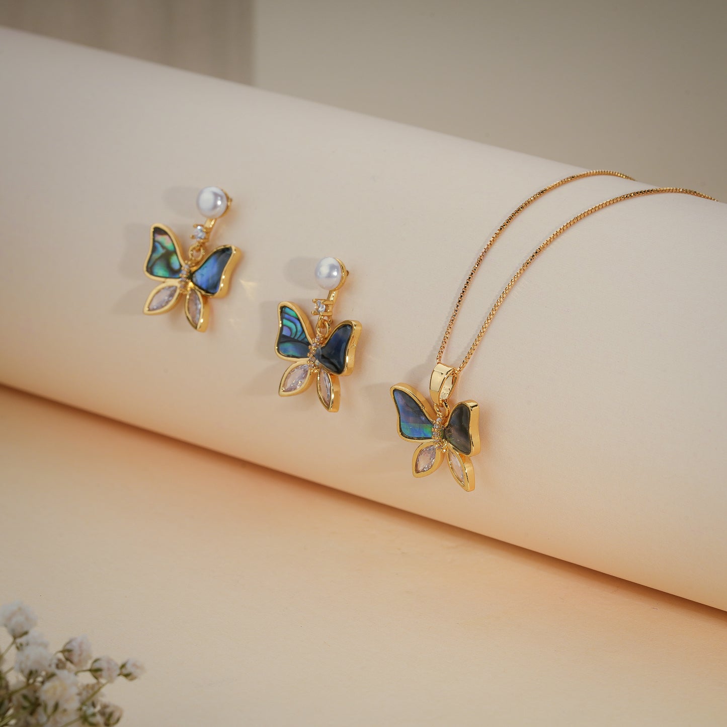 Aurora Butterfly Pearl Pendant Set