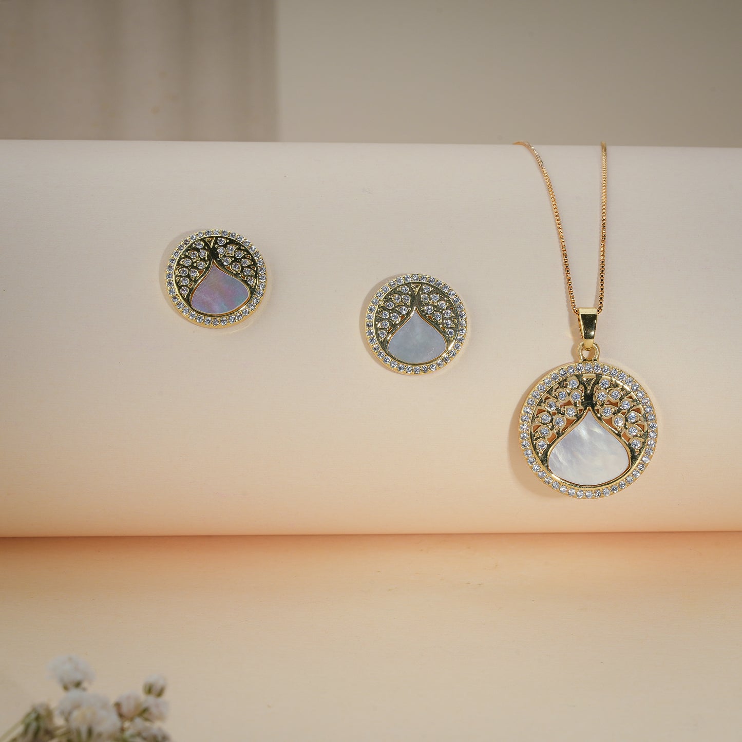 Elegant Mother of Pearl & Crystal Gold Pendant Necklace Set