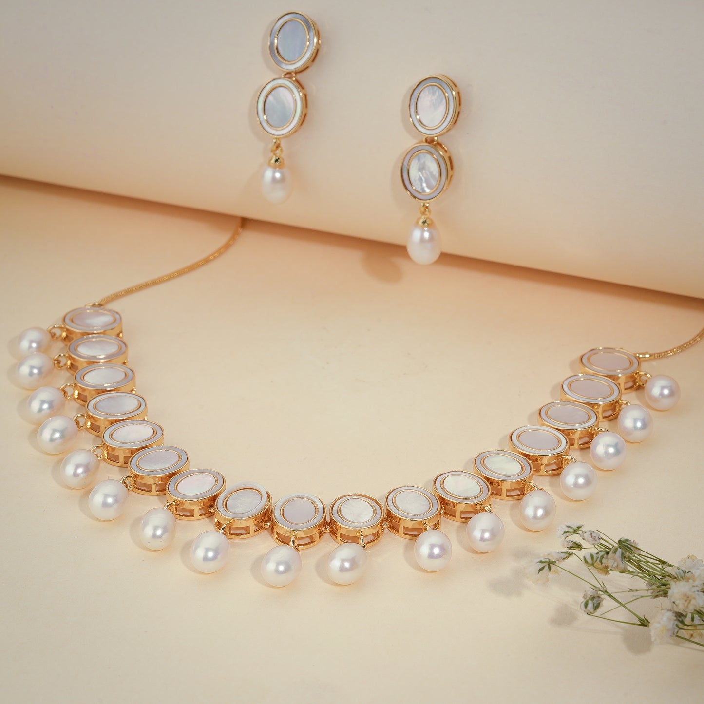 Oval Pearl Elegance Necklace Set