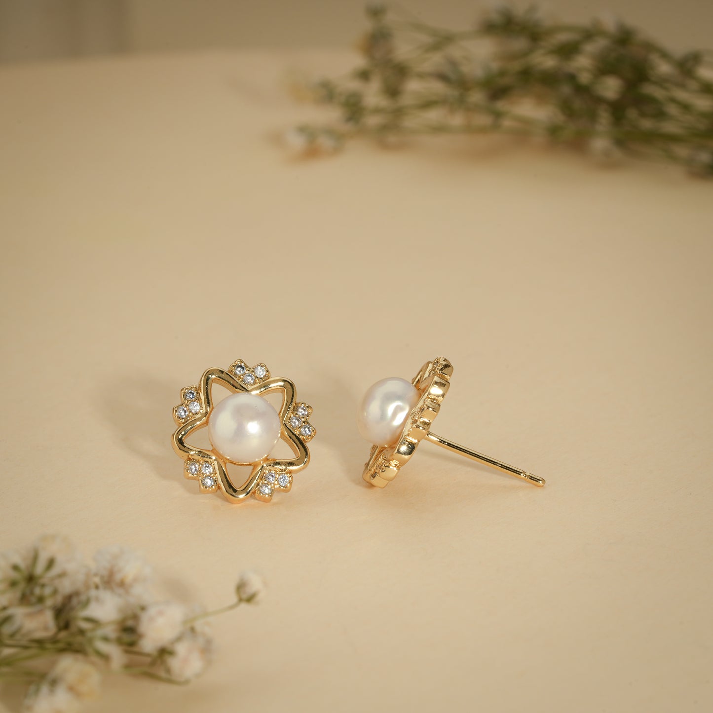 Star Pearl Stud Earrings