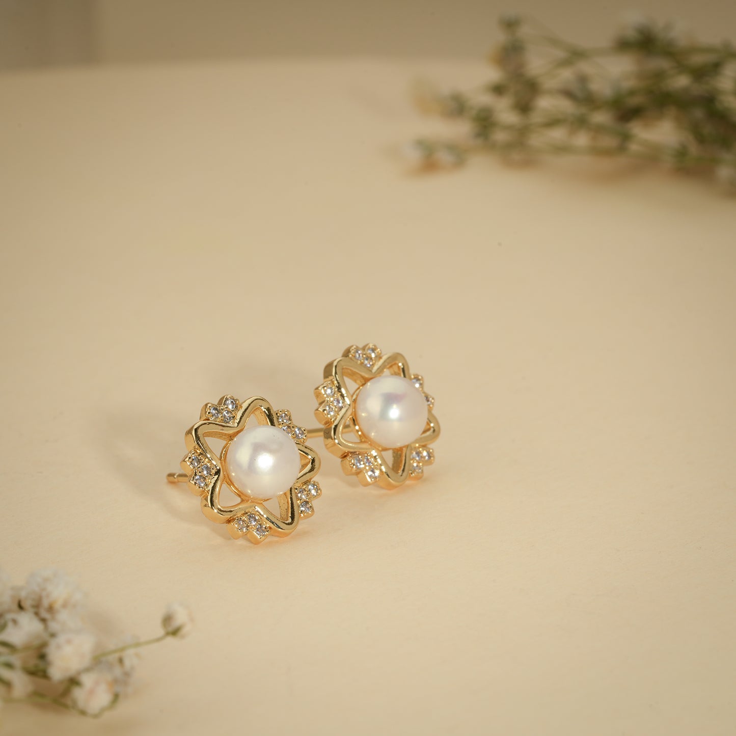 Star Pearl Stud Earrings