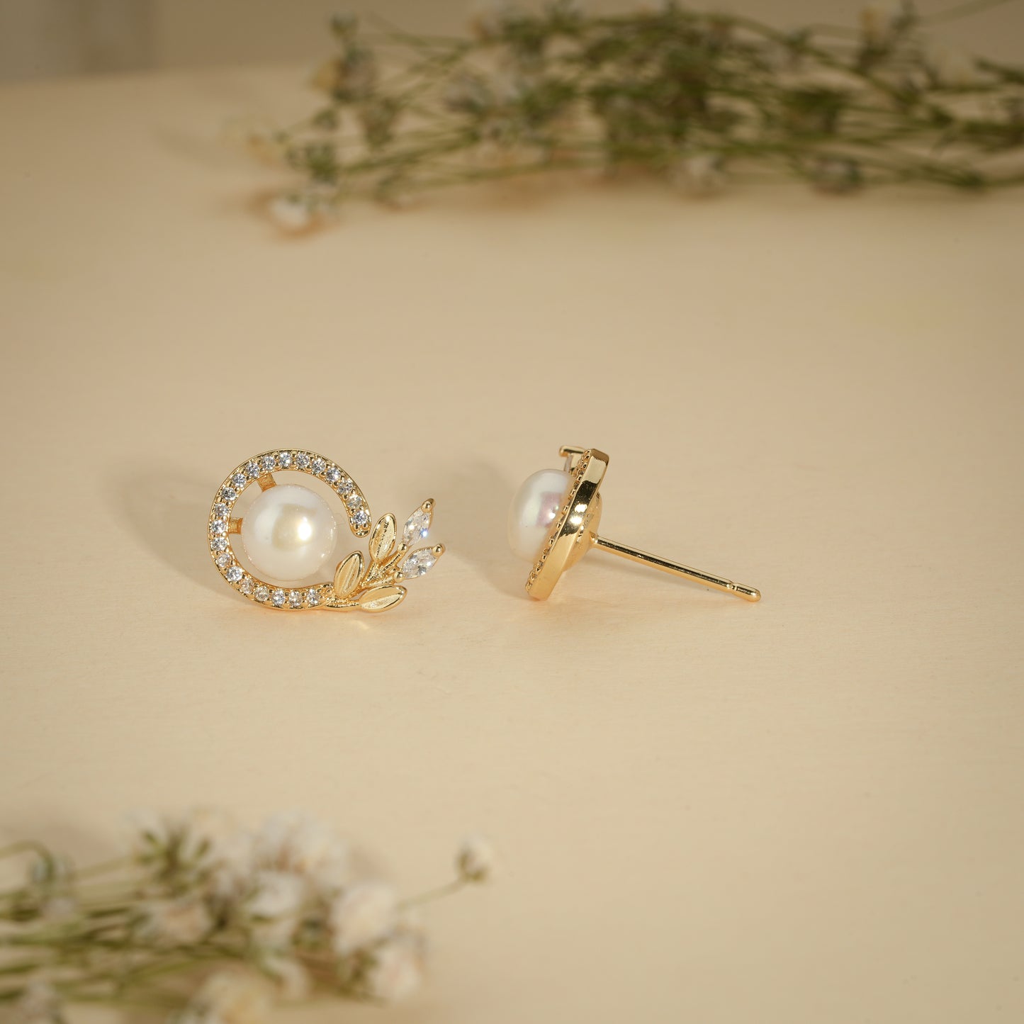 Pearl Vine Halo Stud Earrings – 18K Gold Plated Anti-Tarnish Earrings