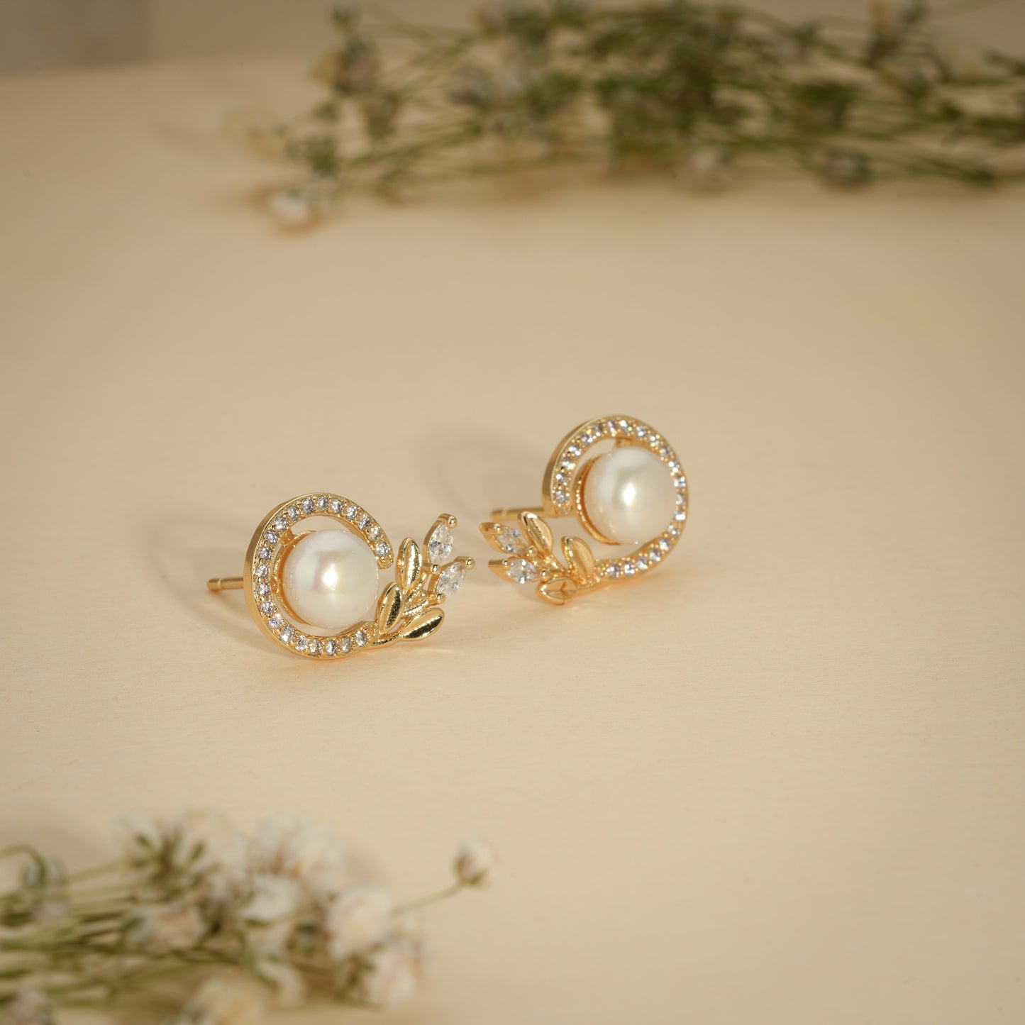 Pearl Vine Halo Stud Earrings – 18K Gold Plated Anti-Tarnish Earrings