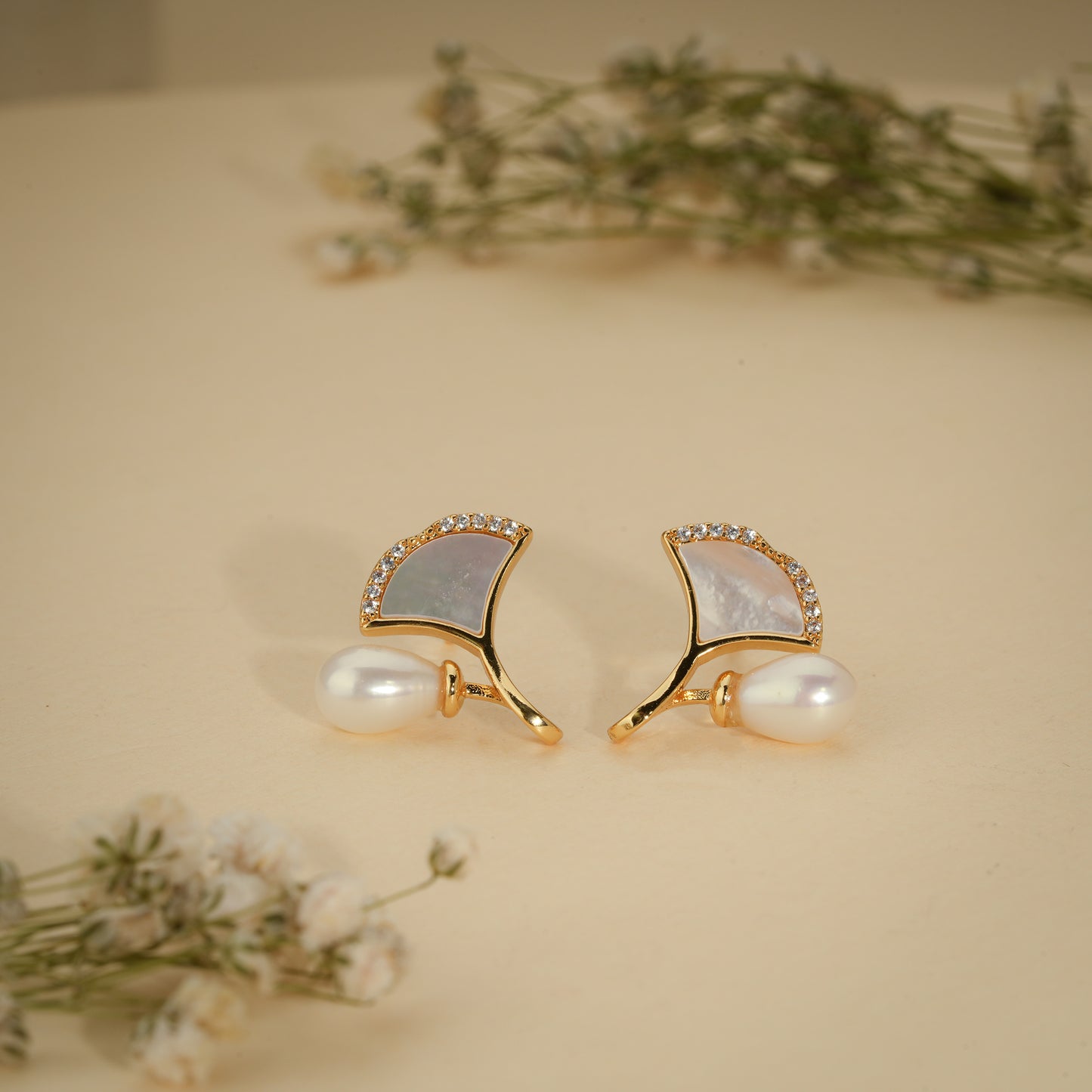 Pearl Leaf Arc Stud Earrings – 18K Gold Plated Anti-Tarnish Earrings