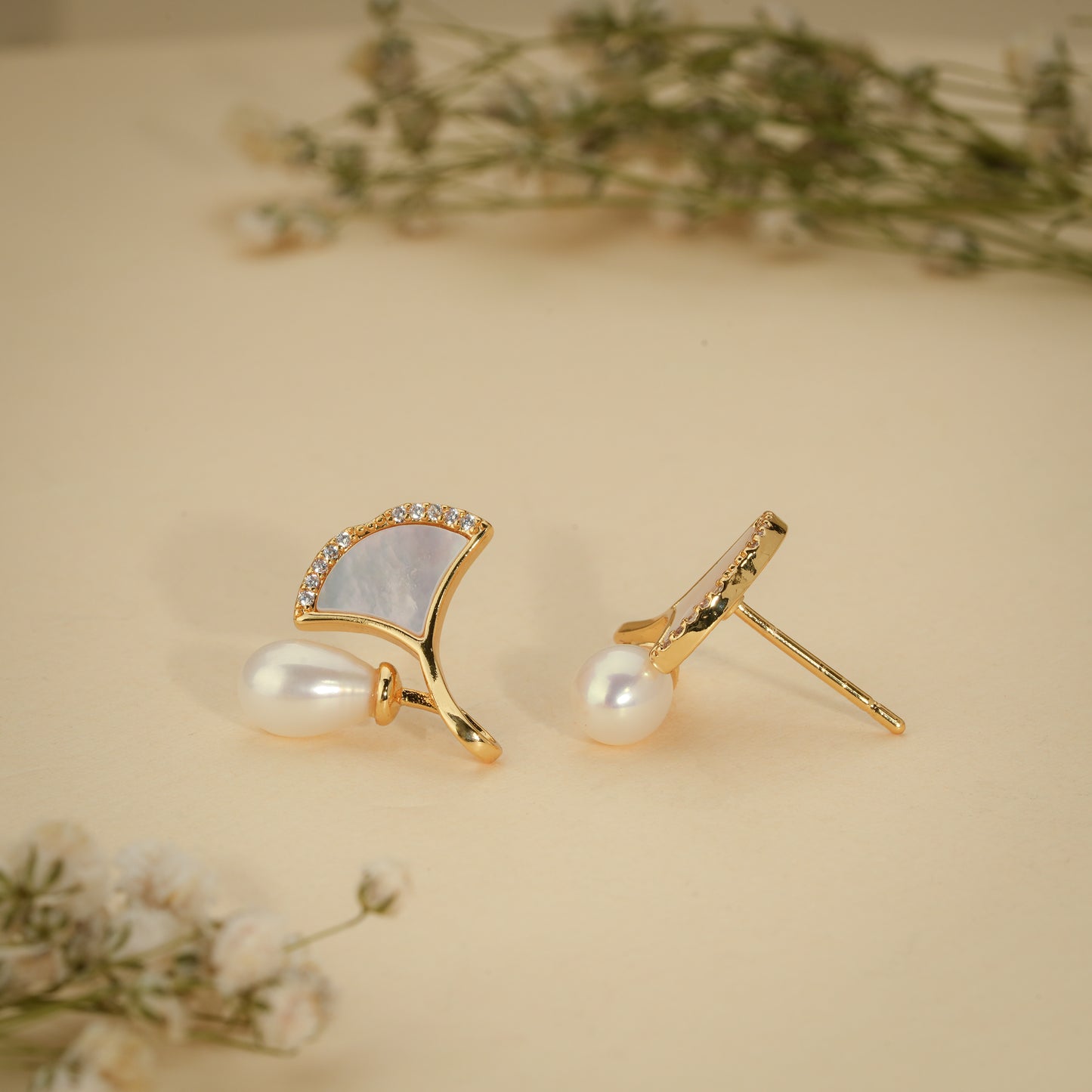 Pearl Leaf Arc Stud Earrings – 18K Gold Plated Anti-Tarnish Earrings