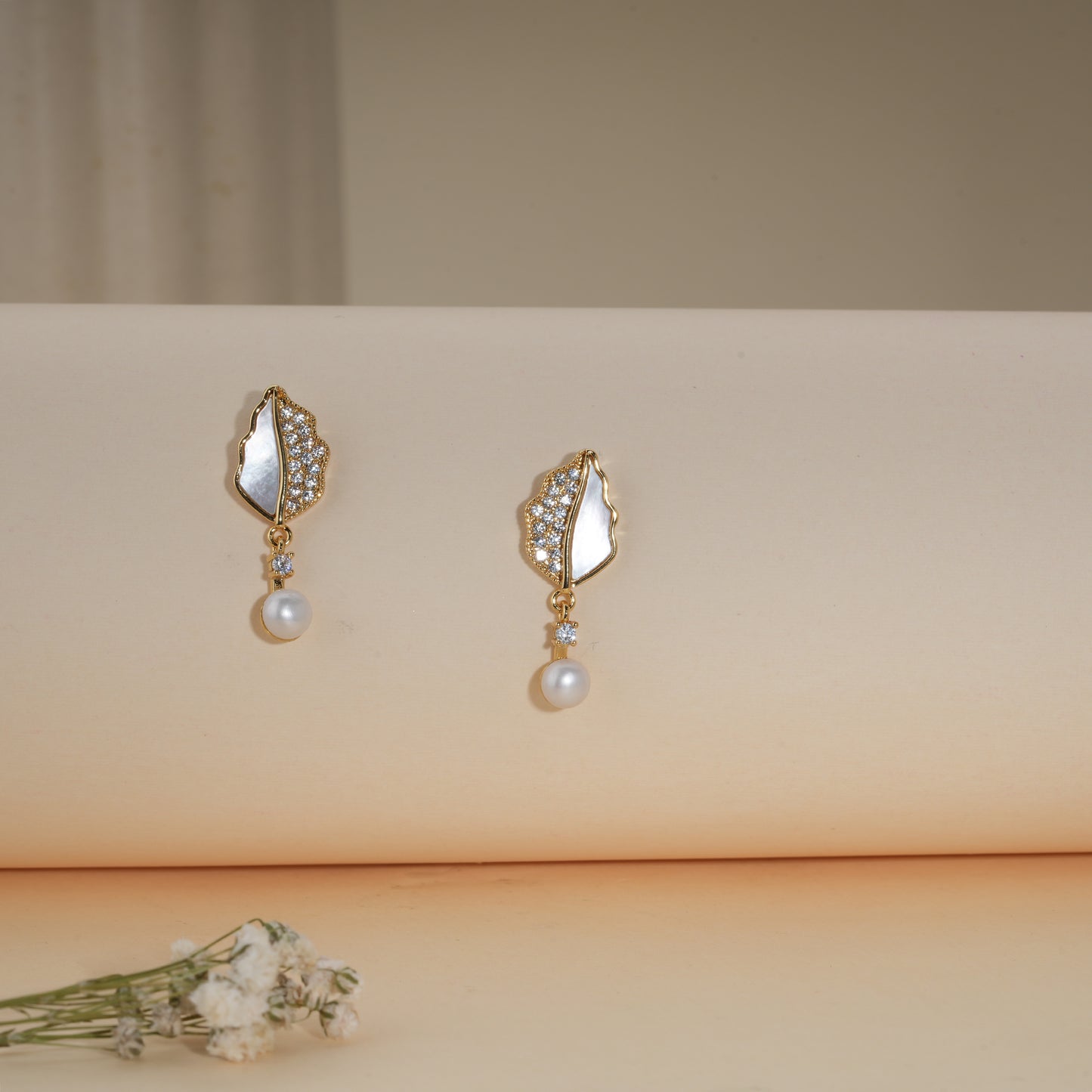 Pearl Luxe Leaf Drop Earrings – 18K Gold Plated Anti-Tarnish Earrings
