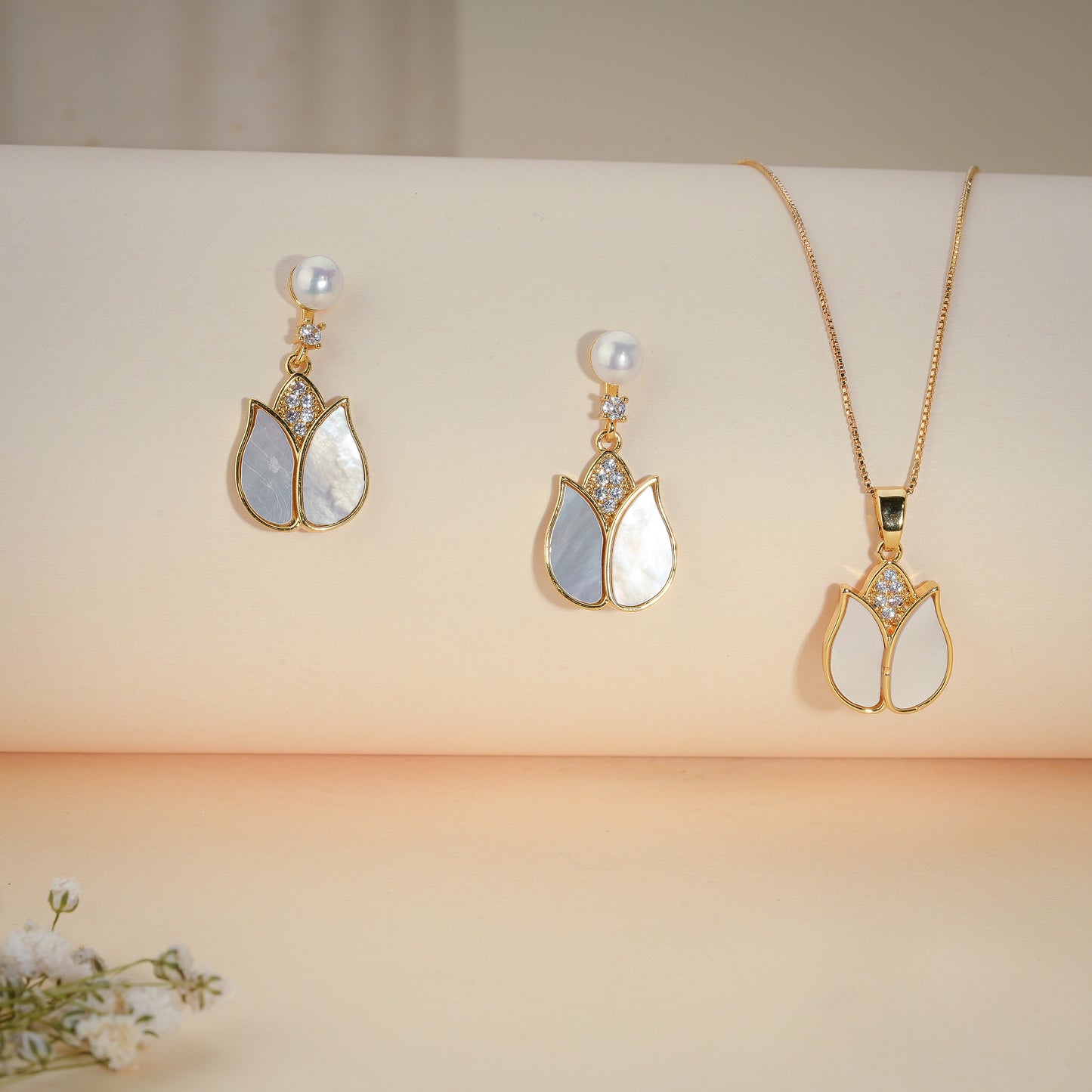 Mother of Pearl Tulip Pendant & Earrings Set