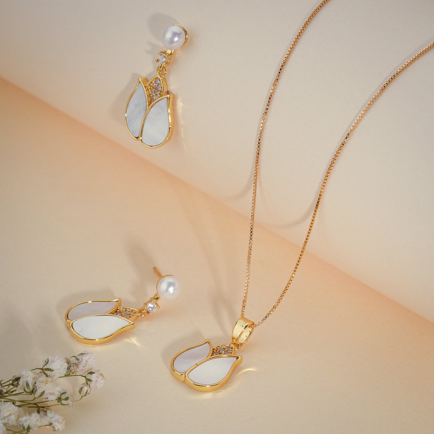 Mother of Pearl Tulip Pendant & Earrings Set