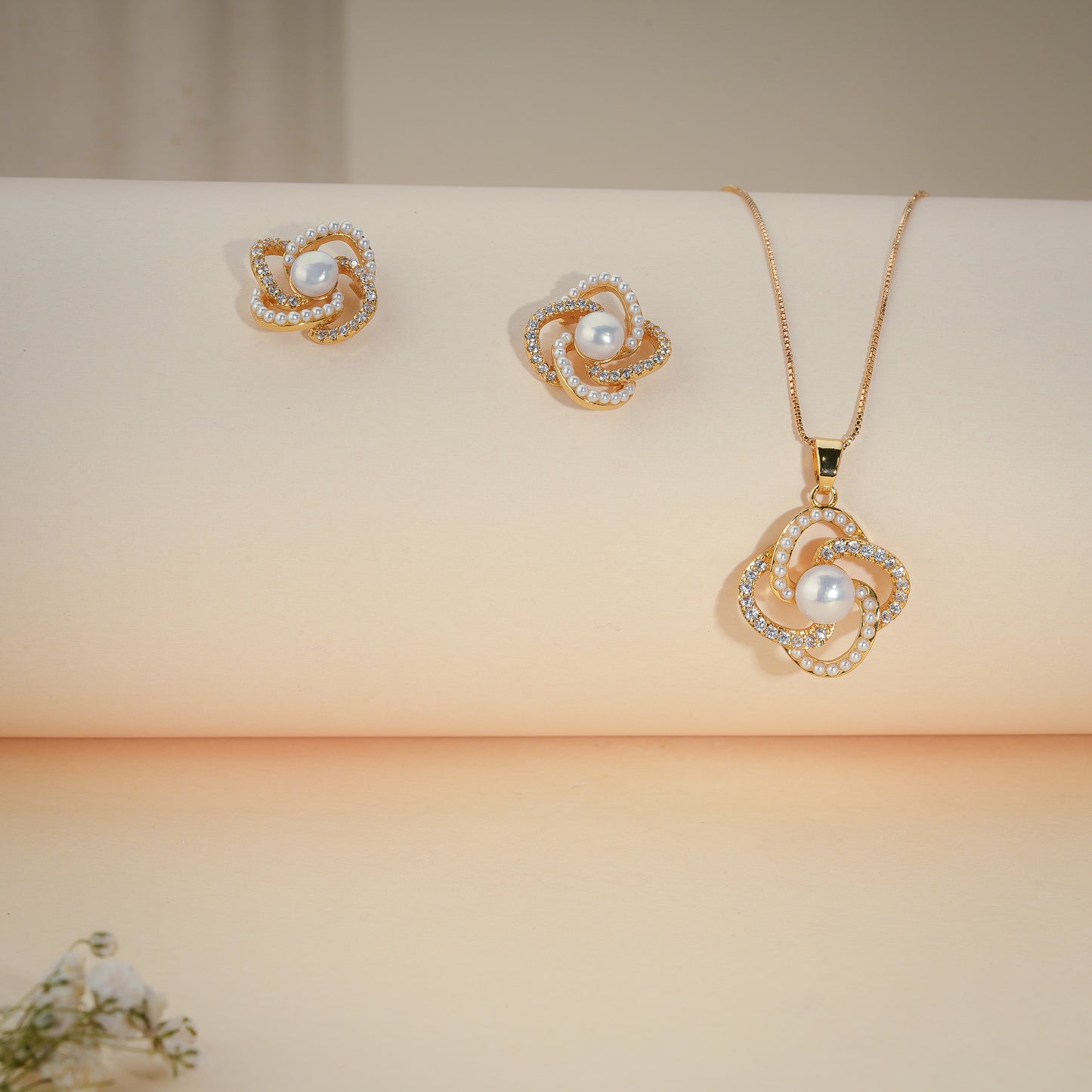 Pearl Swirl Pendant Set