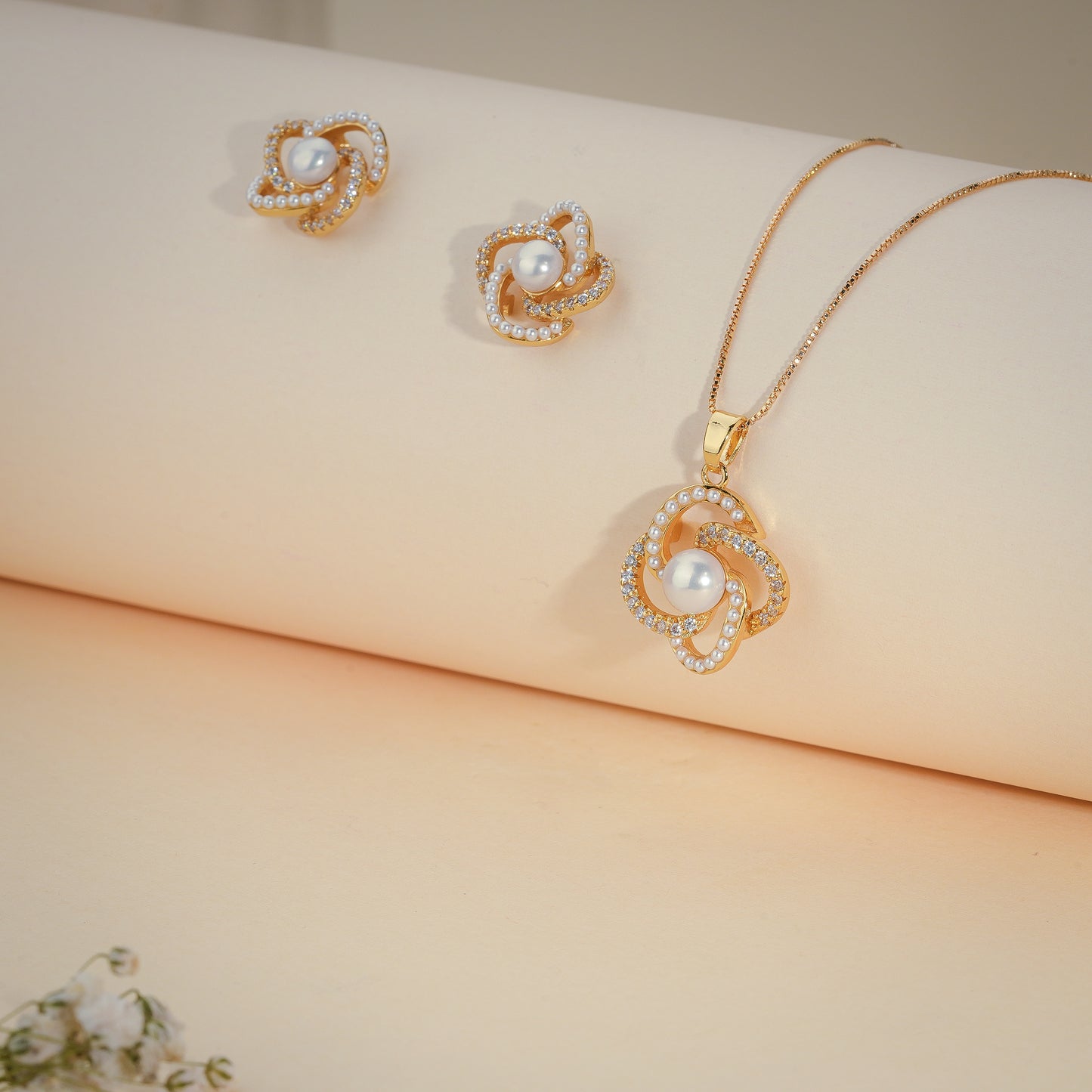 Pearl Swirl Pendant Set