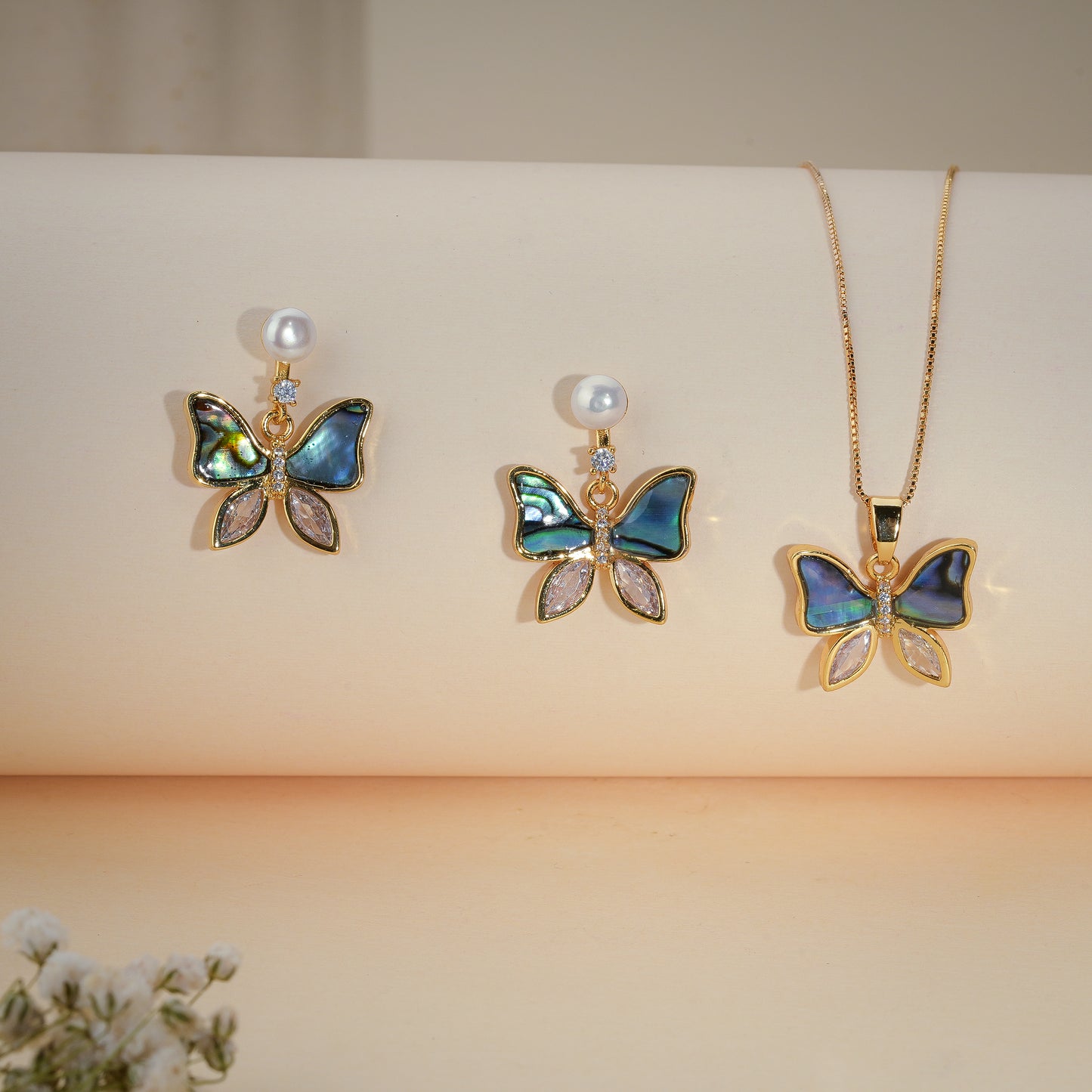 Aurora Butterfly Pearl Pendant Set