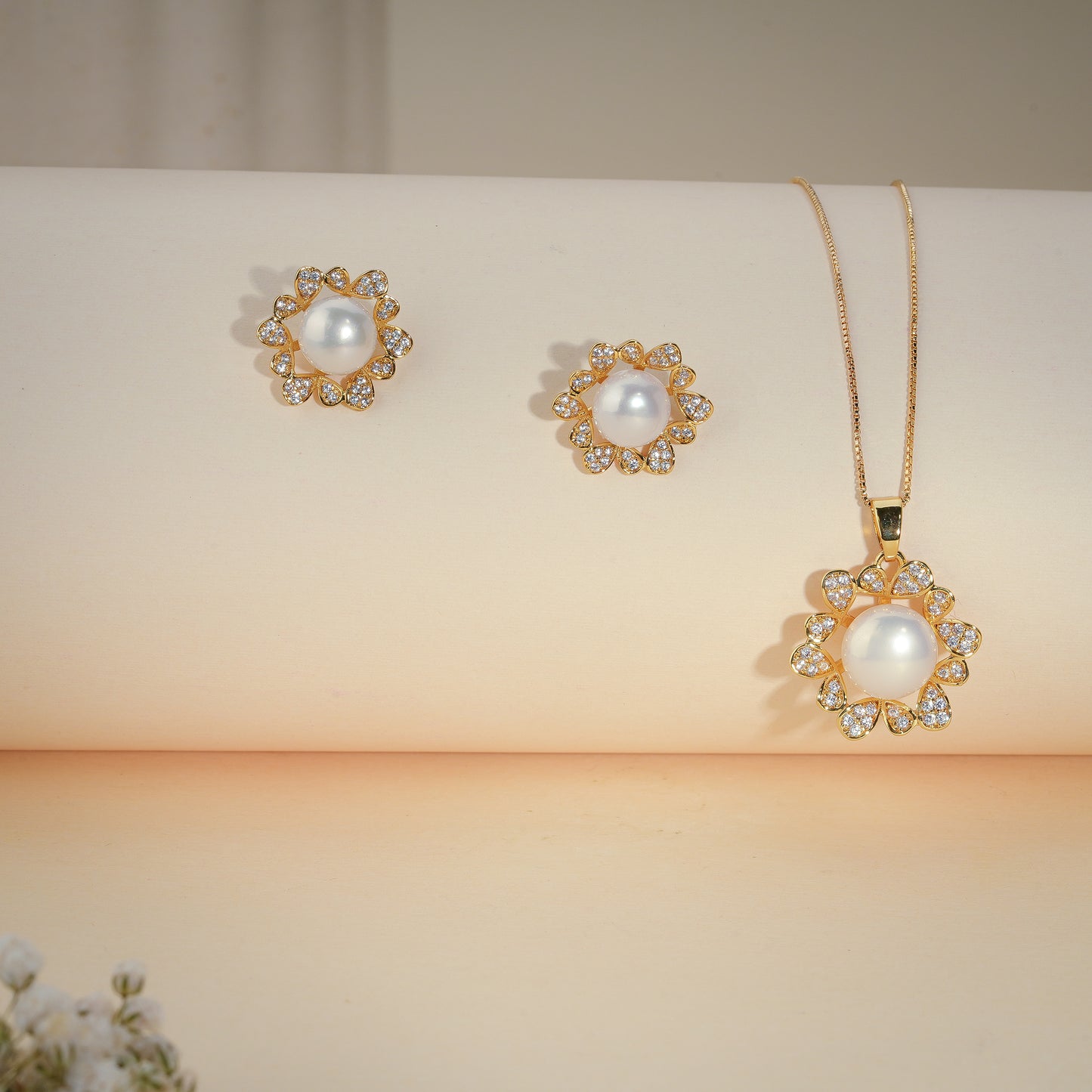 Elegant Pearl & CZ Flower Jewelry Set – Pendant with Chain & Stud Earrings