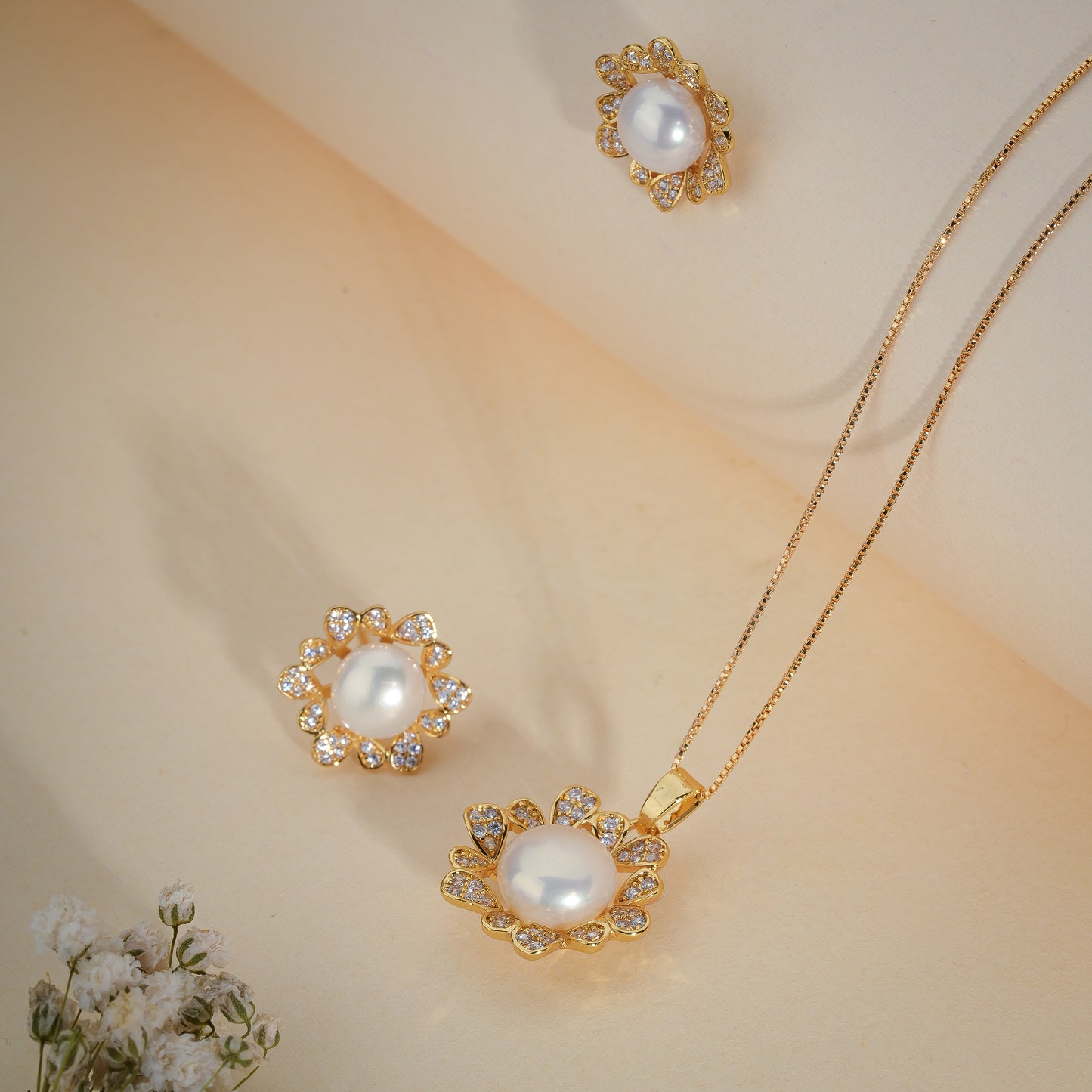 Elegant Pearl & CZ Flower Jewelry Set – Pendant with Chain & Stud Earrings