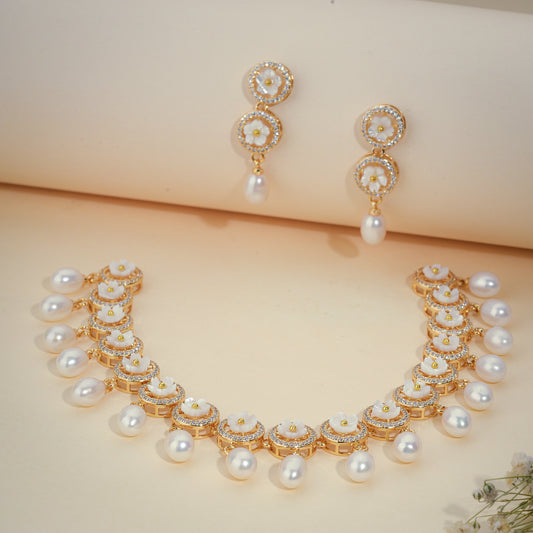 Floral Pearl Elegance Necklace Set